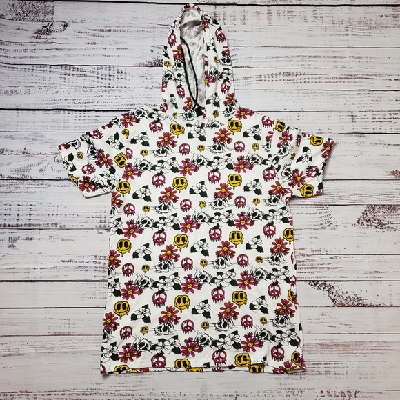 wxyz Other - WXYZ Tee Shirt Hoodie XL T shirt with hood skulls, flowers melting faces